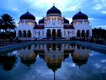 Berwisata di Masjid Agung Baiturrahman