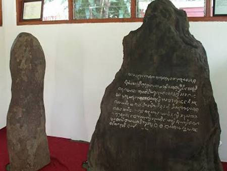 Liburan di Batutulis Inscription, Bogor