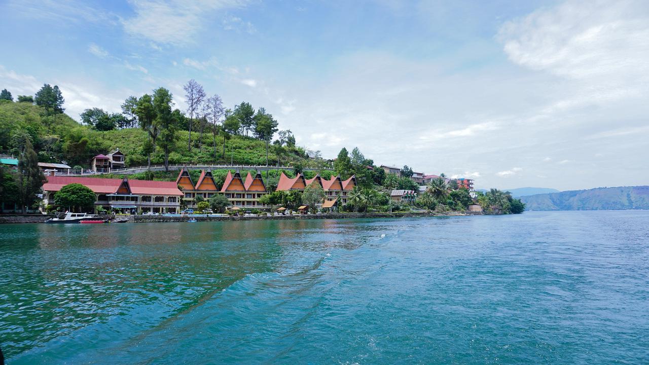Pantai Free  Parapat Lake Toba